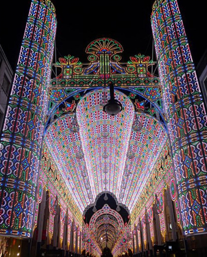 Светящийся собор из 55 000 светодиодов