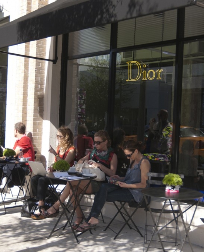 Dior открыл первый pop-up store