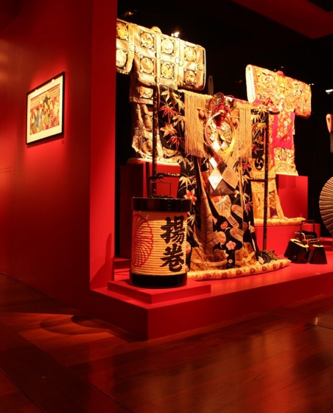 Выставка костюмов театра кабуки в Париже