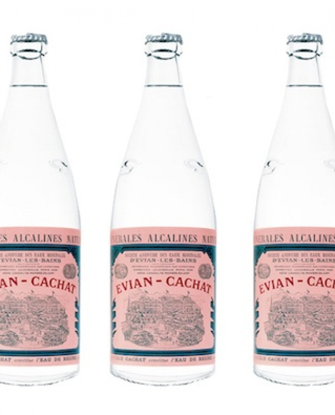Винтажная серия бутылок Evian
