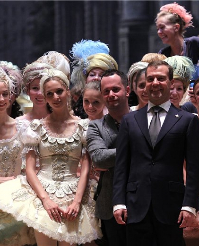 Дмитрий Медведев сходил в Большой театр 