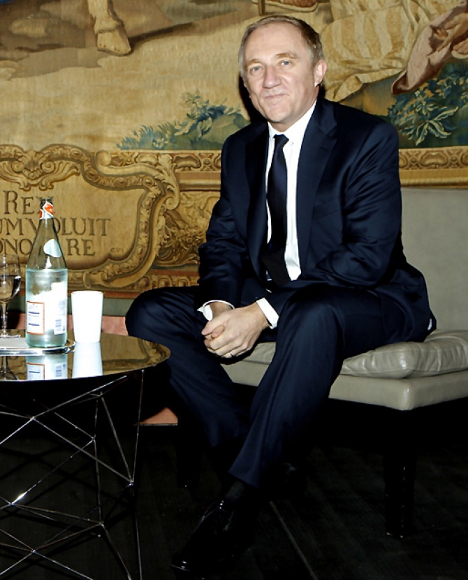 Холдинг PPR приобрел 51% акций Christopher Kane