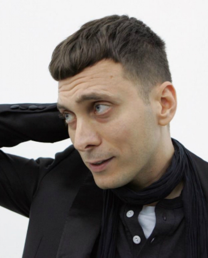 Эди Слиман остается в Лос-Анджелесe