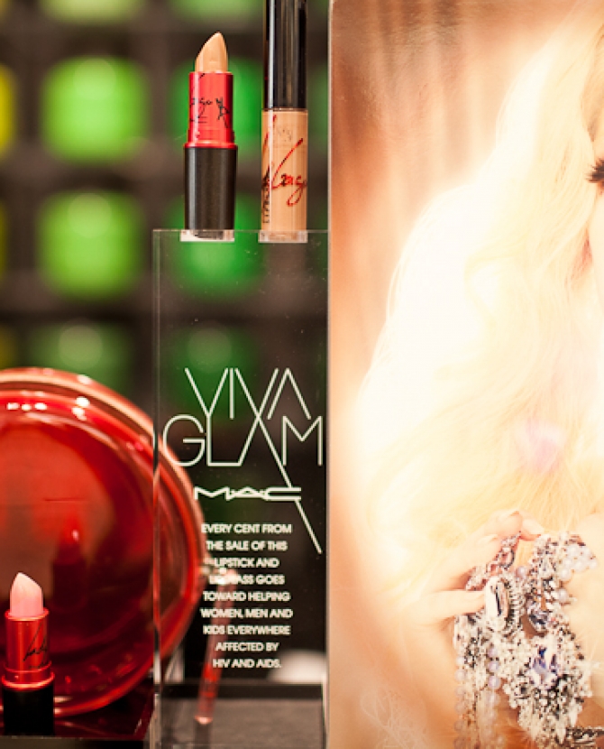 Благотворительный вечер Buro 24/7 и M.A.C в ЦУМе