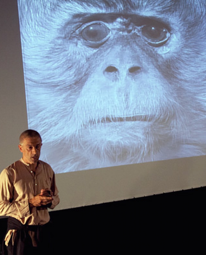 Олег Кулик. Игра на барабанах