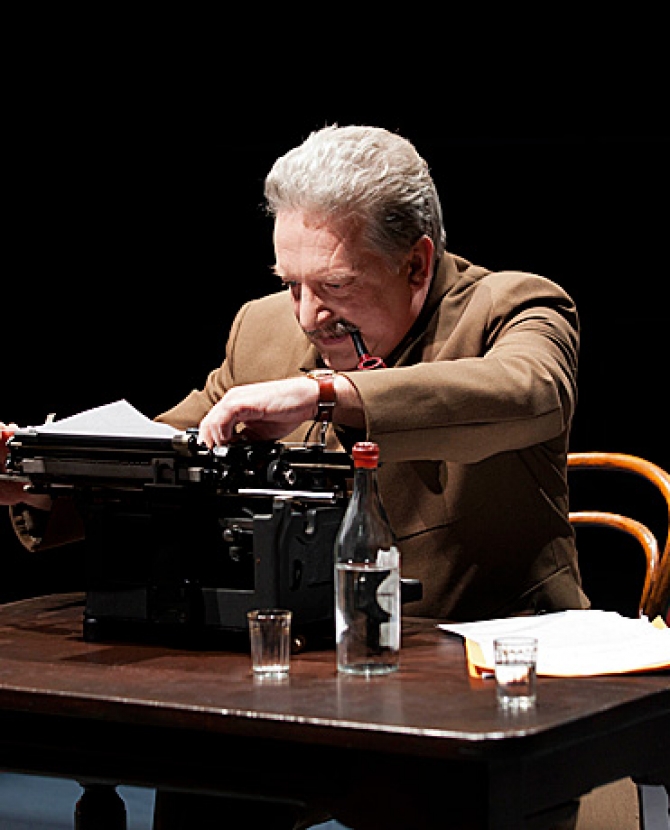 Спектакль о Сталине и Булгакове получил награду