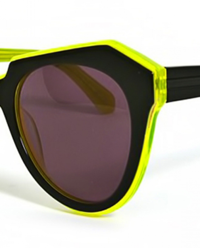 Любимая вещь: Кэролайн Исса и очки Karen Walker