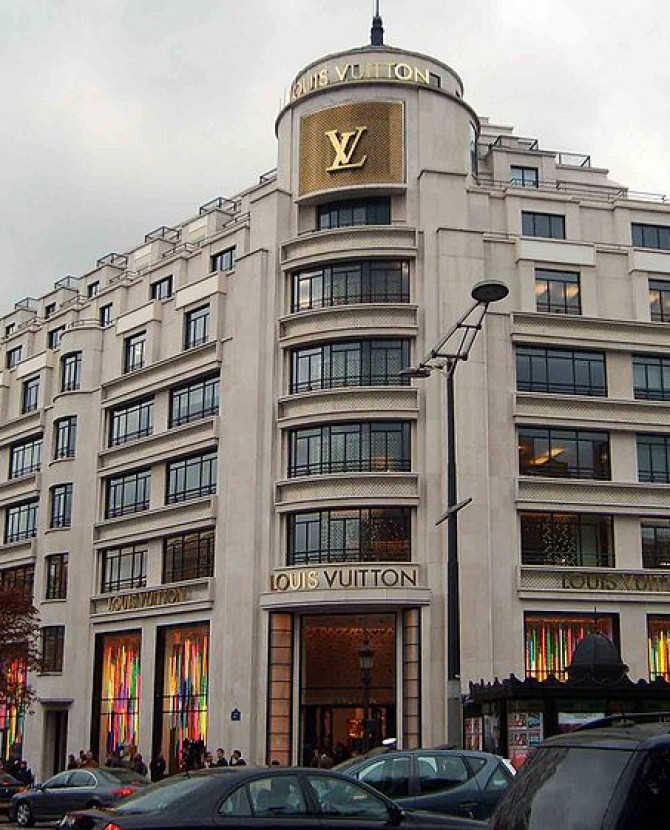 Выставка Louis Vuitton в Париже