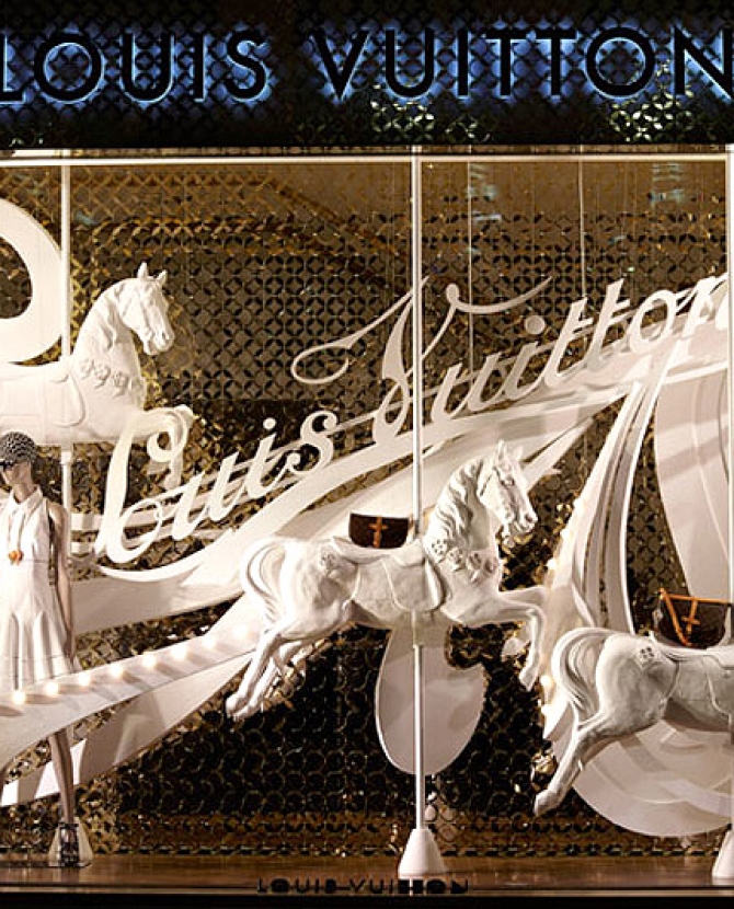 Лучшие витрины мира: карусели Louis Vuitton