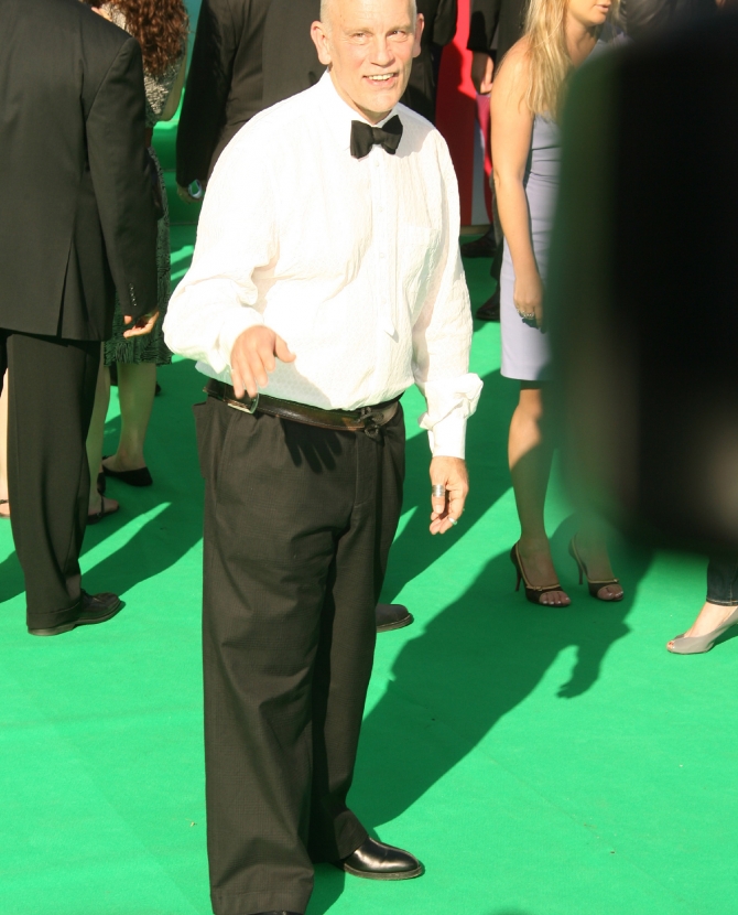 Приз для Джона Малковича на ММКФ