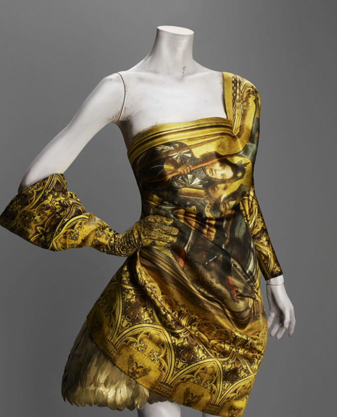 Выставка Alexander McQueen: Inspirations в Гамбурге