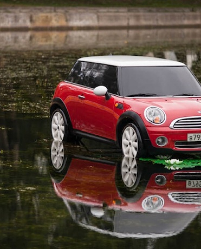 Арт-инсталляция MINI в парке Горького