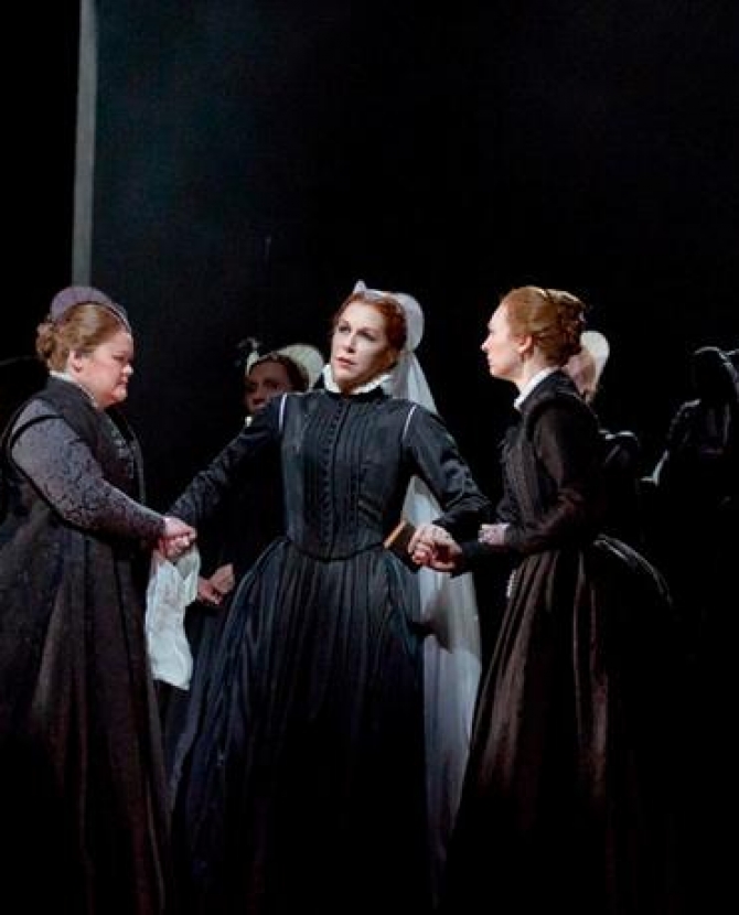 Москва увидит \"Марию Стюарт\" Met