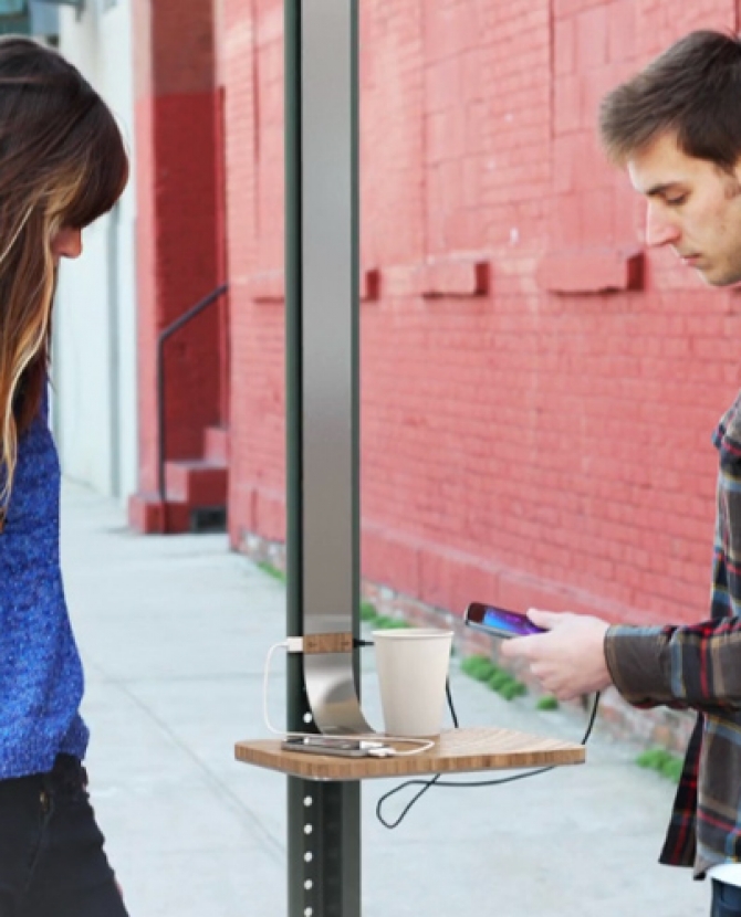 Уличная станция для зарядки телефонов