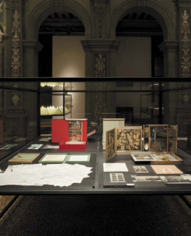 \"Утопия\" на выставке Фонда Прада