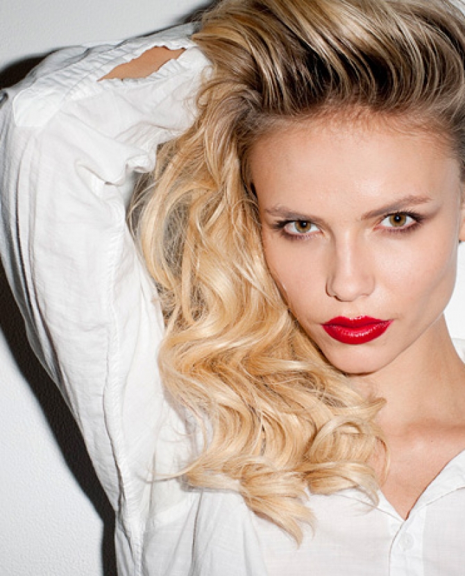 Наташа Поли стала лицом L'Oreal