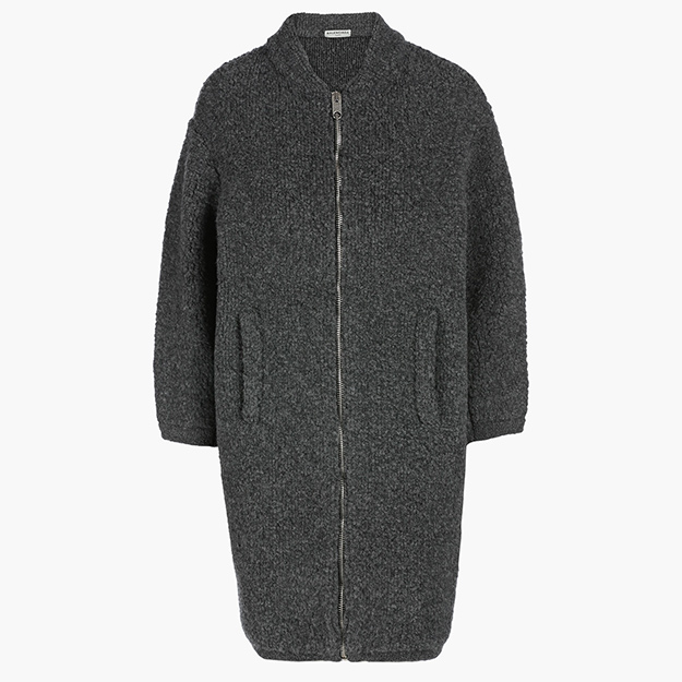 Вязаное пальто Balenciaga, tsum.ru, 64 750 руб. (129 500 руб.)