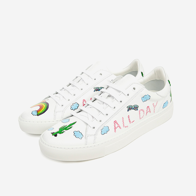 Белые кеды Mira Mikati. Было - 43 500 рублей. Стало - 21 750 рублей.