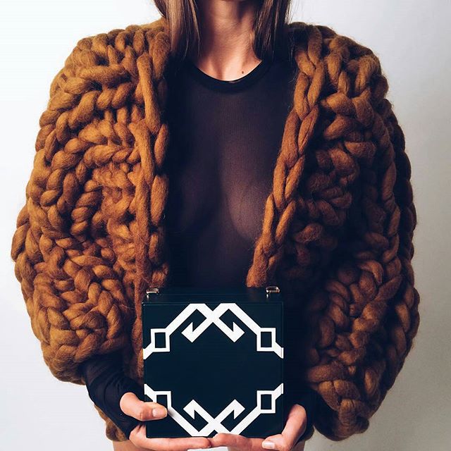 Vingil<p><a target=\"_blank\" href=\"/fashion/our-choice/n-marok-vyazanykh-veshcey.html\">Vingil и Sattar</a></p>