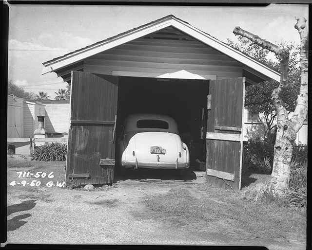 Date: 12/4/1950 DR: 824-­‐995 Photographer: Unknown