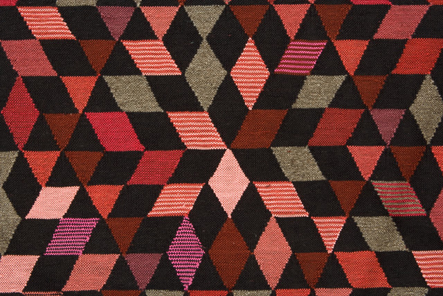 Ковер Diamond strawberry из коллекции Triangles от Бертьяна Пота