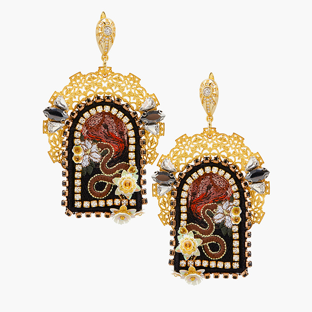 Серьги из шелка и кожи Rushev, aizel.ru, 12 000 руб. (24 000 руб.)