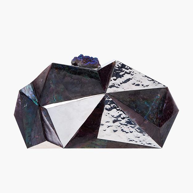 Клатч из стали Emm Kuo, aizel.ru, 32 850 руб. (65 700 руб.)