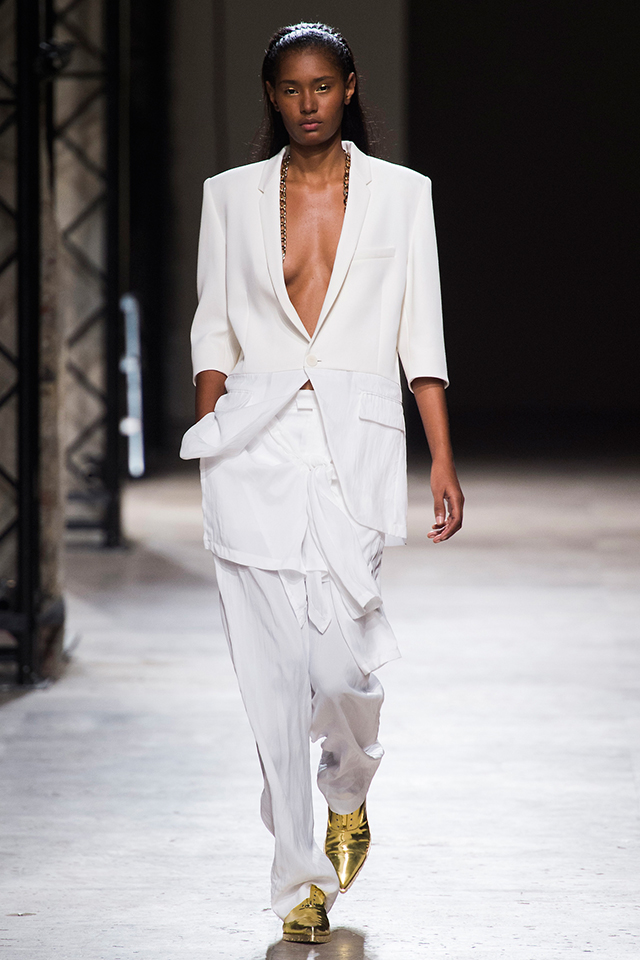 На заметку: жилет/костюм на голое тело | BURO.