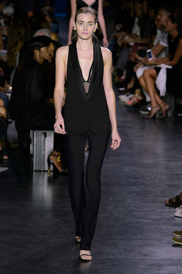 На заметку: жилет/костюм на голое тело | BURO.