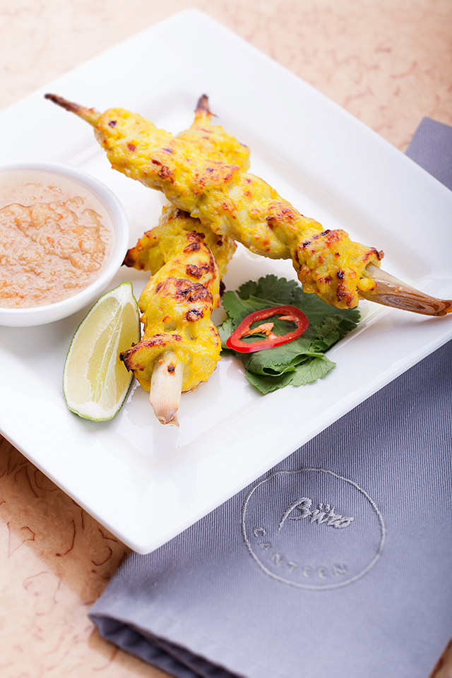 Куриные шашлычки по-тайски с арахисовым соусом (360р.)