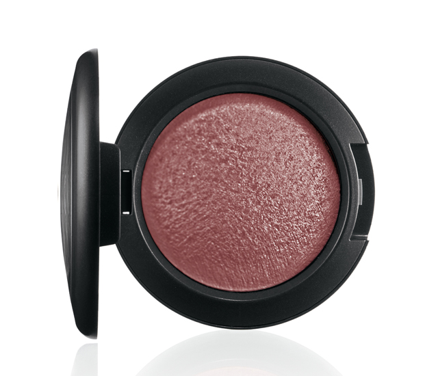 M.A.C Divine Night Mineralize Blush, оттенок Lavish Living