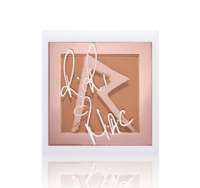 M.A.C Rihanna Holiday Bronzing Powder Love