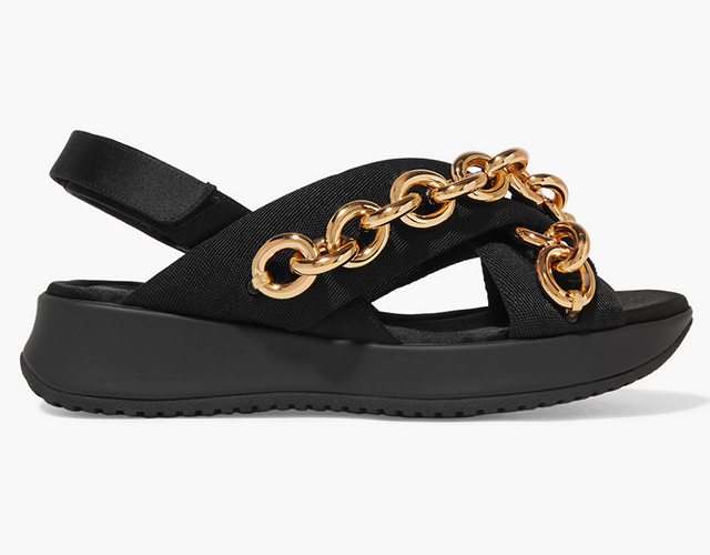 Burberry Prorsum<p><a target=\"_blank\" href=\"https://www.net-a-porter.com/ua/en/product/679127/burberry_prorsum/chain-embellished-canvas-and-satin-sandals\">net-a-porter.com</a></p>