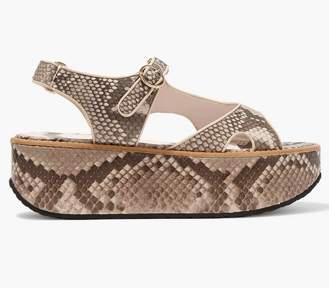 Victoria Beckham<p><a target=\"_blank\" href=\"https://www.net-a-porter.com/ua/en/product/683109/victoria_beckham/leather-trimmed-python-platform-sandals\">net-a-porter.com</a></p>
