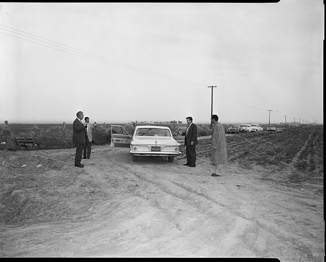 \"Onion Field\" reenactment with suspect, Jimmy Lee Smith, and detectives Date: 1963 Photographer: Unknown