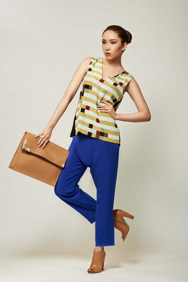 Топ FENDI, брюки Costume National, туфли и клатч Maison Martin Margiela