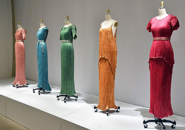 Экспозиция выставки «Manus x Machina: Мода в эпоху технологии»