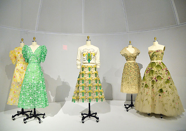 Экспозиция выставки «Manus x Machina: Мода в эпоху технологии»