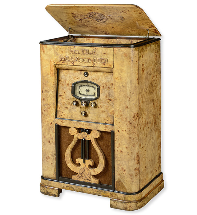 Радиола, 1940. Автор: Александровский радиозавод No3