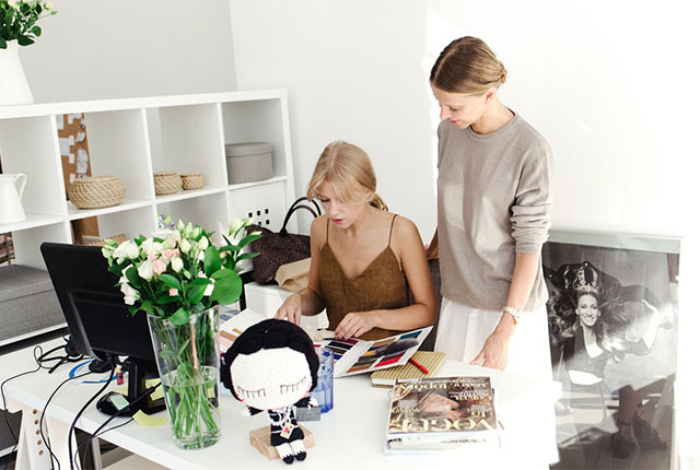 Основатели марки Ирина и Марина Голомаздины с сестрой Екатериной Мамоновой на производстве 12Storeez