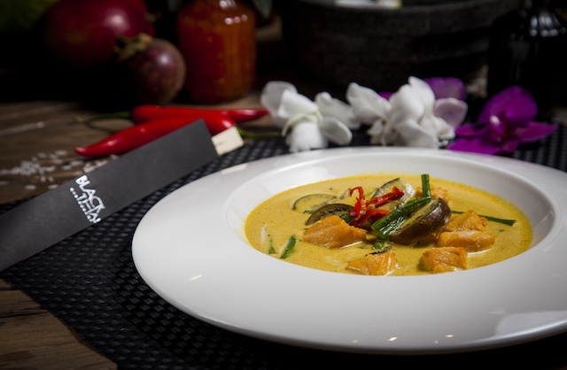 Желтое карри с семгой (570 р.)