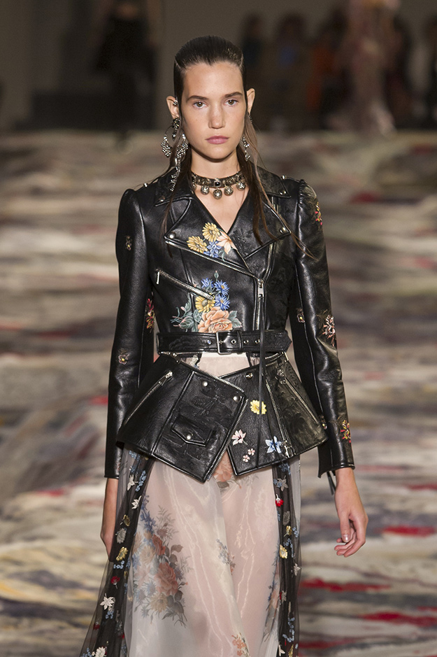 Alexander McQueen весна-лето 2017