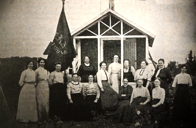 Петра Бауэр, кадры из видеоинсталляции A Morning Breeze