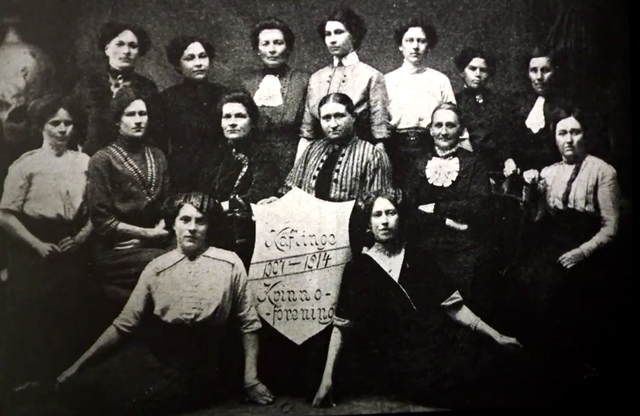 Петра Бауэр, кадры из видеоинсталляции A Morning Breeze