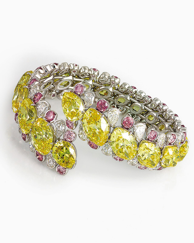 Браслет. Белые и розовые бриллианты, белое золото. David Morris