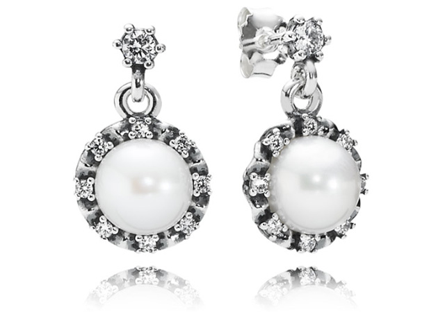 Серебряные серьги с культивированным жемчугом и кубическим цирконием (5450 р.)