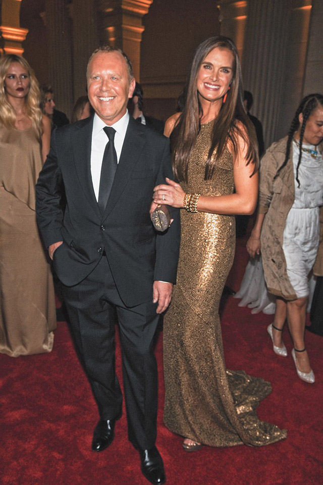 Майкл Корс и Брук Шилдс, 2010