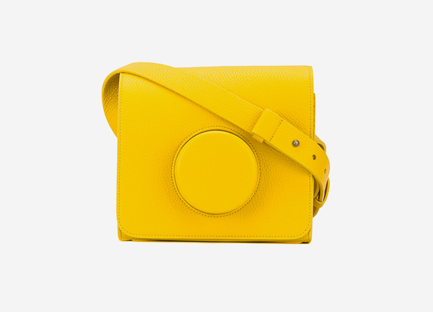 Сумка, Lemaire<p><a href=\"https://www.farfetch.com/ru/shopping/women/lemaire---item-12077047.aspx?storeid=9954&amp;from=listing&amp;tglmdl=1&amp;ffref=lp_pic_122_2_\" target=\"_blank\">Farfetch</a></p>