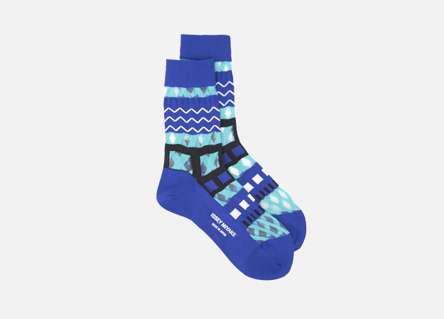 Носки, Issey Miyake<p><a target=\"_blank\" href=\"https://www.farfetch.com/ru/shopping/women/issey-miyake---item-11972268.aspx?storeid=9331&amp;from=listing&amp;tglmdl=1&amp;ffref=lp_pic_13_1_\">Farfetch</a></p>