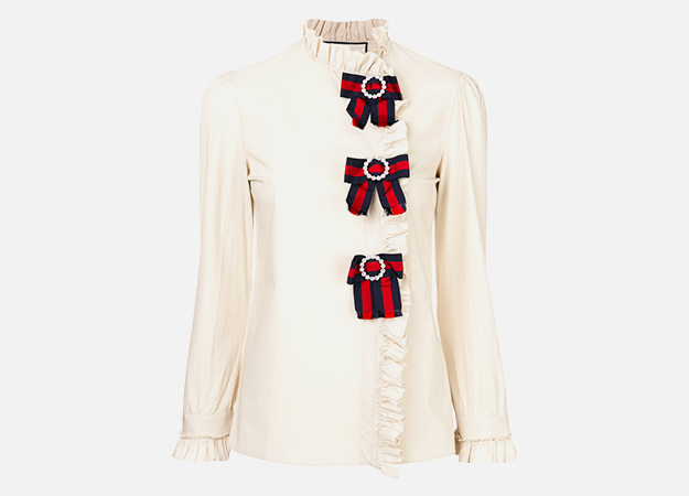 Рубашка, Gucci<p><a target=\"_blank\" href=\"https://www.farfetch.com/ru/shopping/women/gucci-ruffled-shirt-with-web-item-12162451.aspx?storeid=9535&amp;from=1\">Farfetch</a></p>